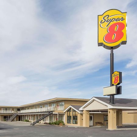 Super 8 By Wyndham Wells Hotell Exteriör bild